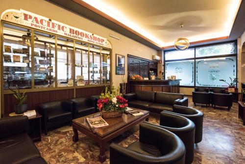 Hotel Pacific - image 8