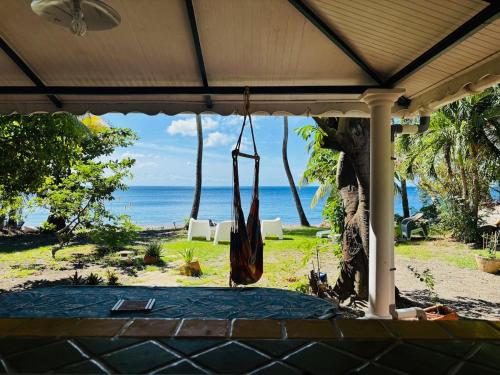Villa pieds dans l'eau, côté mer – khách sạn tại Saint-Pierre