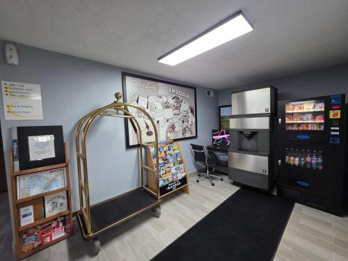 Super 8 by Wyndham Emporia - image 31