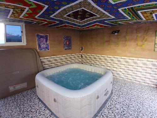 Jakuzi, Auberge Triskell in Nuakşot