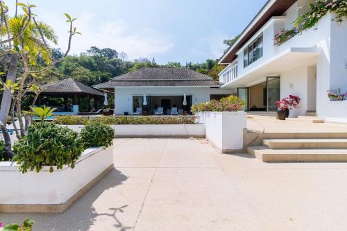 Exterior view, V302 Exclusive Seaview 7BR Infinity Pool Villa in Ao Por