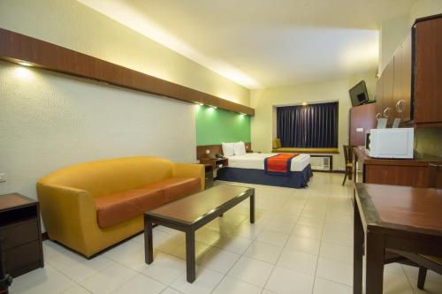 Microtel by Wyndham Eagle Ridge Room Type - Accessible Queen Suite, Non-Smoking