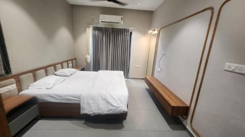 mahi river view villa in Navakhal