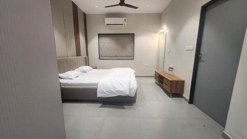mahi river view villa in Navakhal