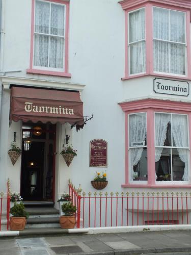 Taormina Guest House, Tenby