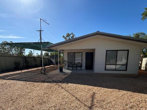 Pandora Place in Lightning Ridge