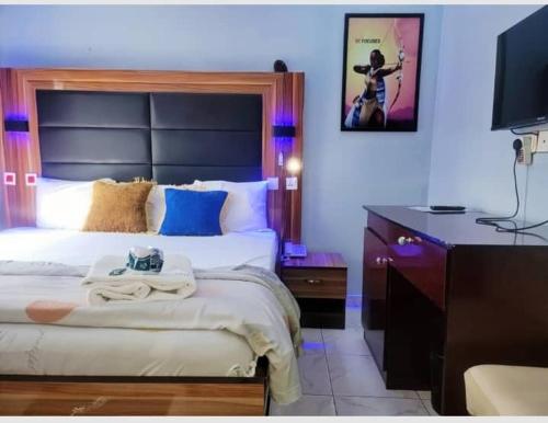 Riverleaf Hotels and Suites – khách sạn tại Umuagu