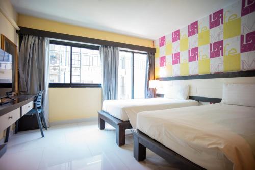 room detail thumbnail 0