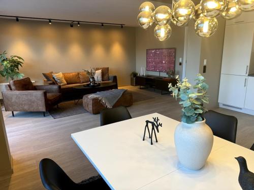 Large and modern apartment – khách sạn tại Gan Trung Tam