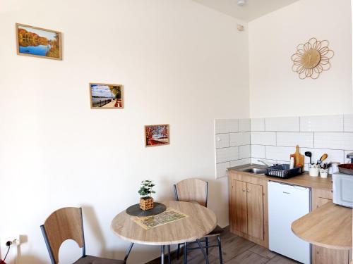 Kitchen, Panorama Apartman in Vac