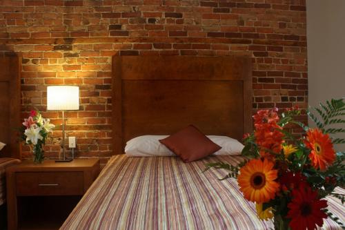 Superior Queen Room image 5