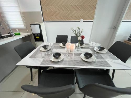 C3 OKR 1-10 pax spacious & comfort near Midvalley - image 10
