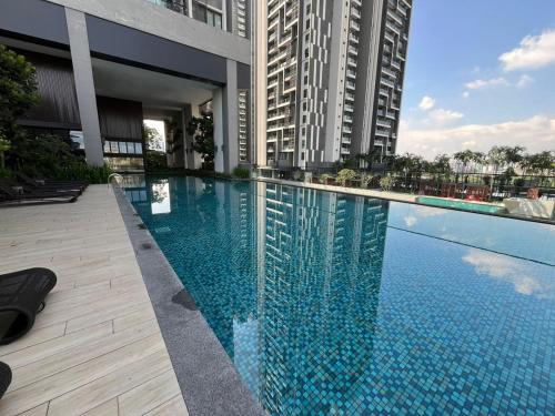 C3 OKR 1-10 pax spacious & comfort near Midvalley - image 12