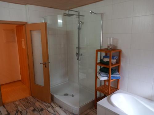 Fürdőszoba, Ferienwohnung Linke "Grünblick" (Ferienwohnung Linke "Grunblick") in Grimma