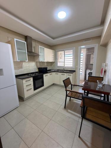 Cocina, Bel appartement situé au cœur de Jardin de Carthage (Bel appartement situe au cœur de Jardin de Carthage) in Jardins De Carthage