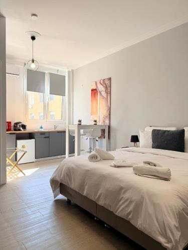 Aiolou 68str rooms & apartments, Atenas