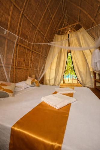 Dos Playa EcoCamp Daracoton Island Room Type - Queen Room with Sea View