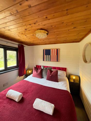 Otter 2 Lodge - Private Hot Tub- Dog Friendly - Wiltshire-Bristol, Warminster
