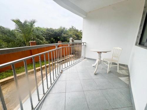 Dutus Hotel Entebbe in אנטבה