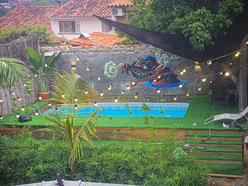 Urban Hostel Pool & Garden