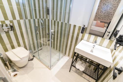 The Hotel 48 - image 35