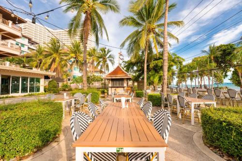 レストラン, Avalon Beach Resort Pattaya in ドンターンビーチ