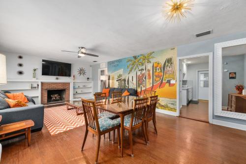Midcentury Marvel pool home near University of Florida
