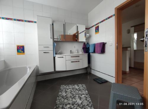Fürdőszoba, Apartment Waldblick by MoMo in Blankenfelde-Mahlow