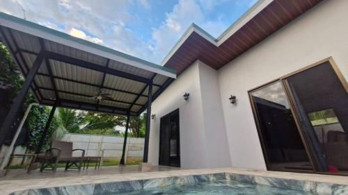 House with a private pool in Ojochal