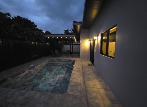 Peldbaseins, House with a private pool in Ojochal