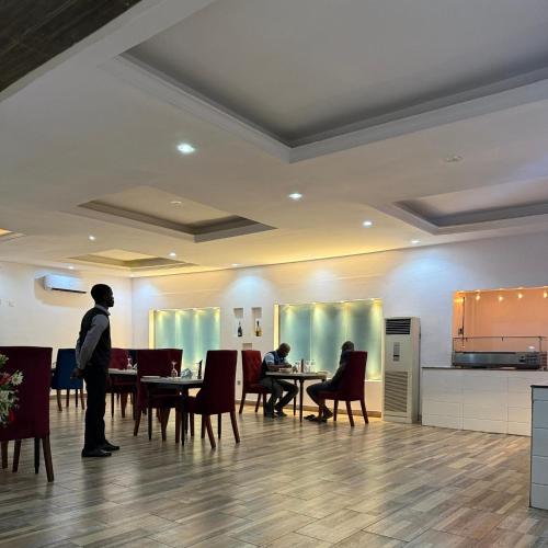 מסעדה, Kakanfo Inn & Conference Center in איבדן
