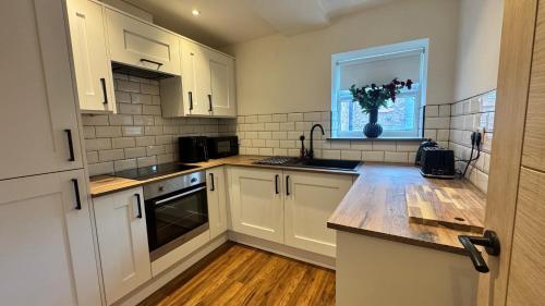 Modern 2 Bedroom Apartment near Crosby Beach & Liverpool in Crosby
