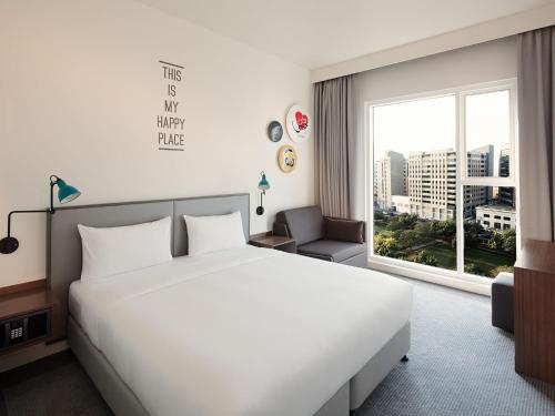 room detail thumbnail 1