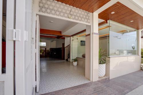Entrance, Super Hotel O Global Stay in Chikkabellandur
