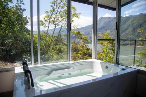 Karstais baseins, Altavista Tinyhouse in Guateque