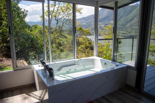 Karstais baseins, Altavista Tinyhouse in Guateque