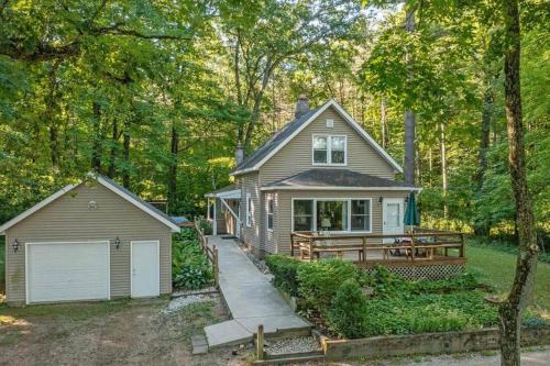 . Emerald Cove Cottage-3 bd, 2 ba-Sleeps 10
