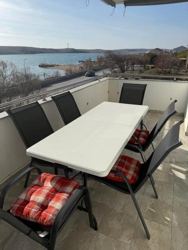 Skats, Apartment Perla in Dinjiska