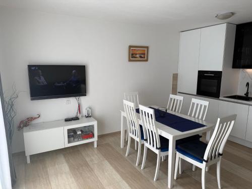 virtuve, Apartment Perla in Dinjiska