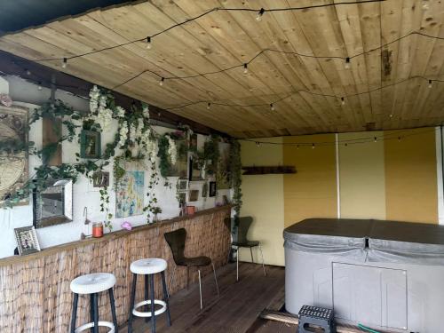 Meadowhead Cottage, Traditional Scottish Cottage in East Kilbride