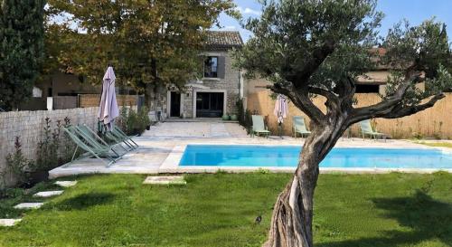 Mas provençal Rénové par un architecte Piscine chauffée St Rémy de Provence