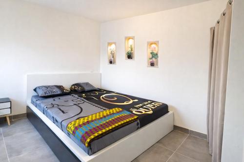 Sky Haven, 5Mins Orly Airport Apt 23 in Ати-Мон