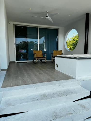 31 Exclusive Cabin with Private Jacuzzi, Beach