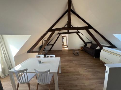 Bright apartment with authentic charm - Location saisonnière - Pont-Sainte-Marie