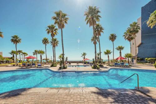 Cozy Ground Level Condo near Pool Pinacate 112