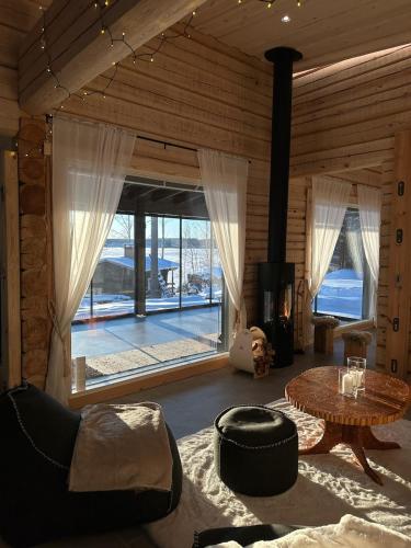 Villa Honkavaara - New timelesness&stunning views in Laukaa