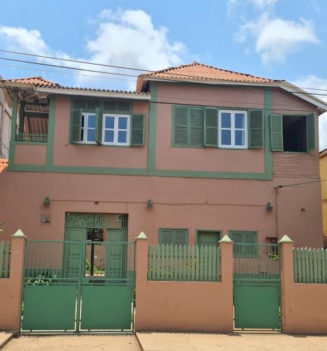 Chalé Quitxiba – khách sạn tại Avenida Agua Grande