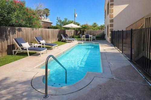 Swanky 2 Bedroom, Easy Walk to Beach Mar y Sol II # 1
