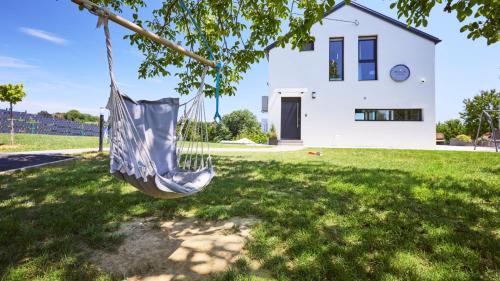 Villa MILA by Villas Guide in Ždralovi