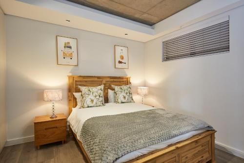 Modern Spacious Signature Apartment - image 8